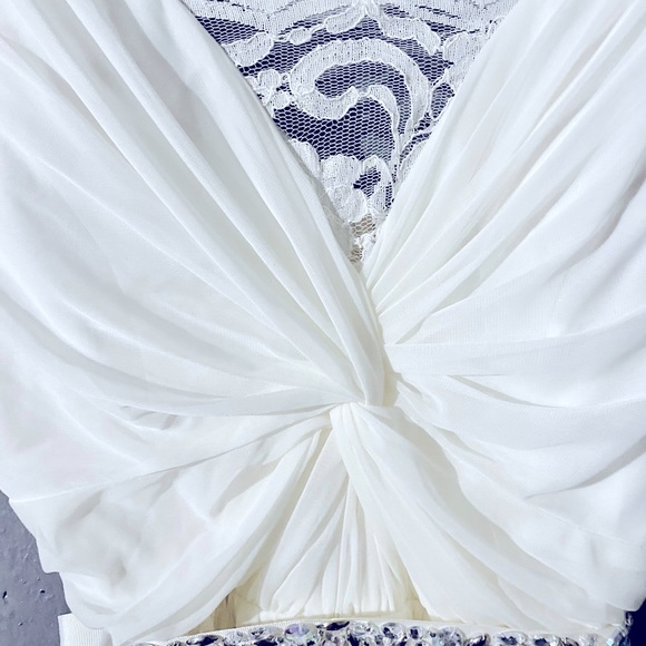 WEDDING / RECEPTION OFF WHITE DRESS - Picture 4 of 12